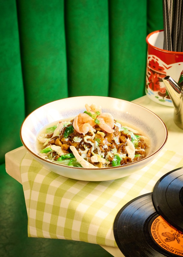 Legendary Hong Kong-style fried rice noodle